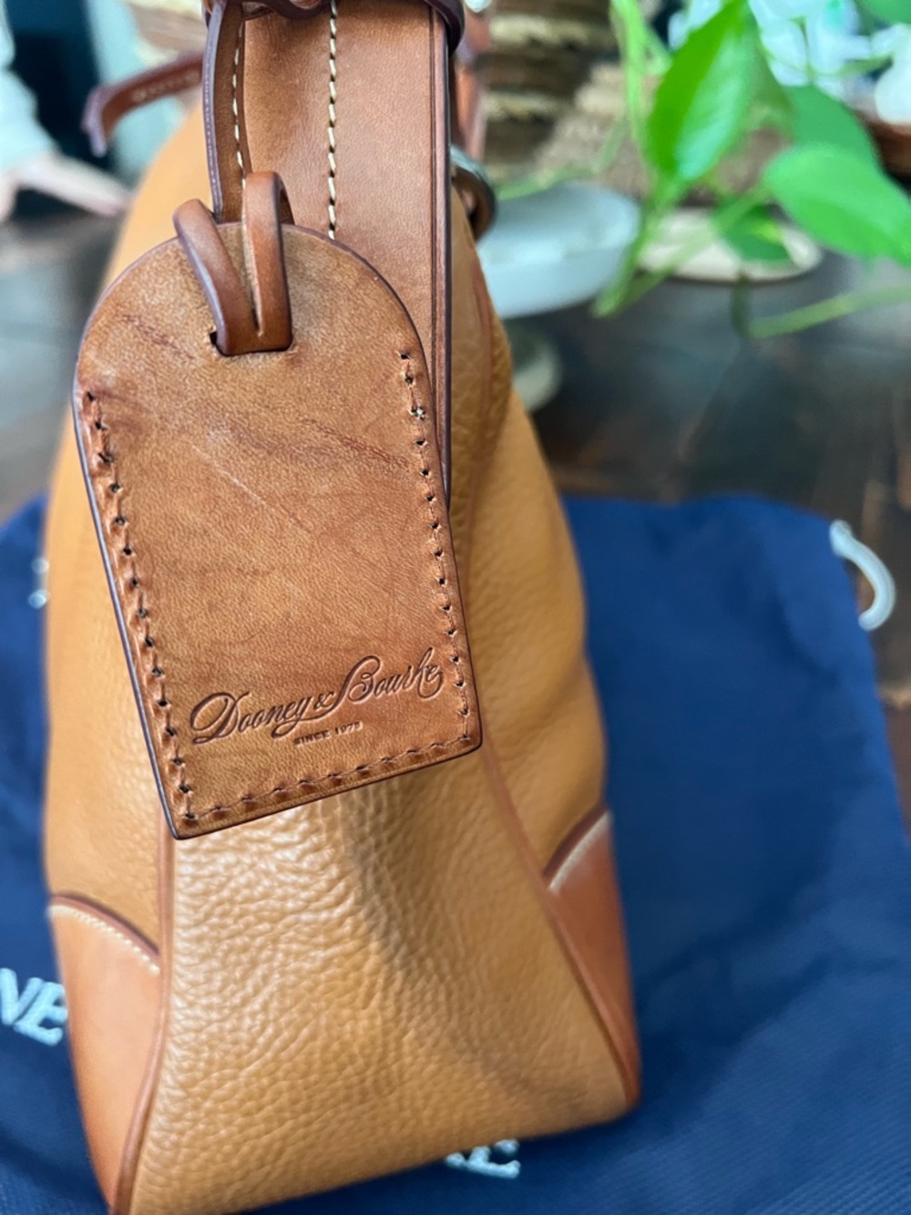 Dooney & Bourke Brown Leather Shoulder Bag with Red Lining - Picture 2 of 6